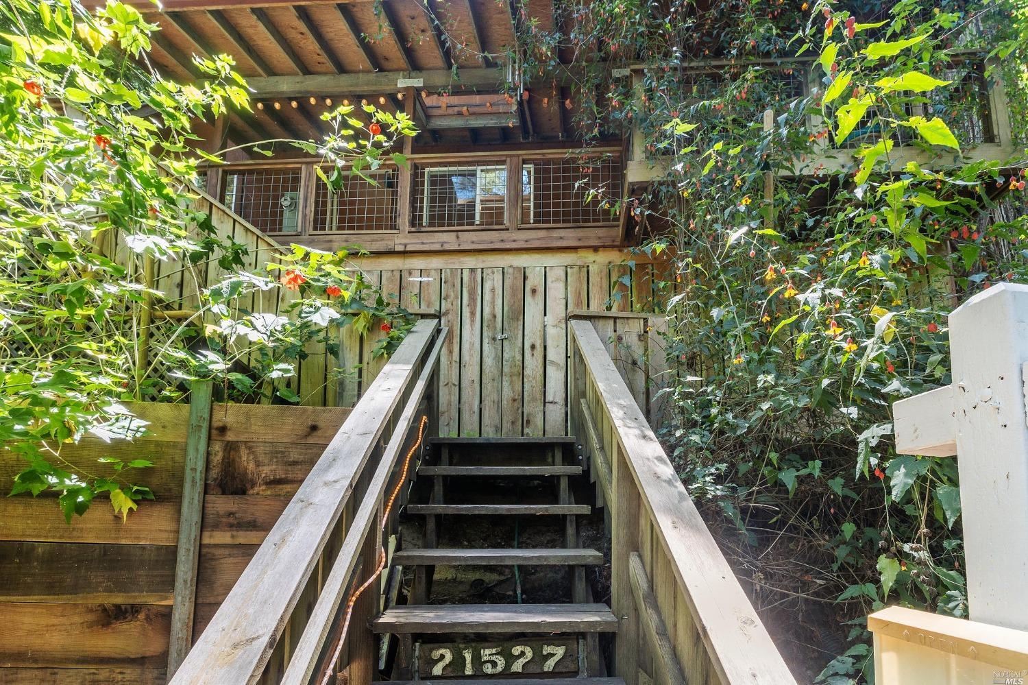 21527 Highland Terrace