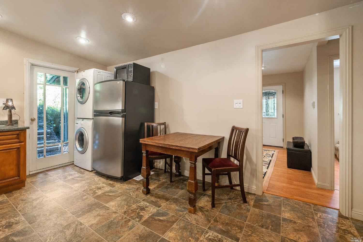 21527 Highland Terrace