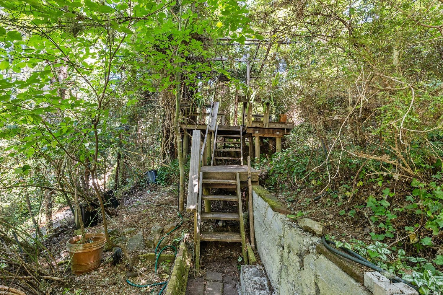 21527 Highland Terrace