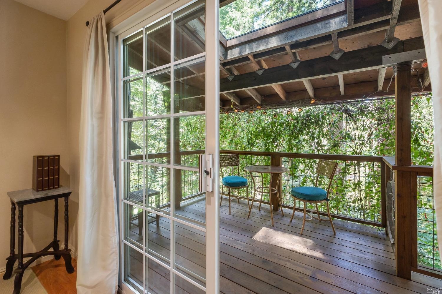 21527 Highland Terrace