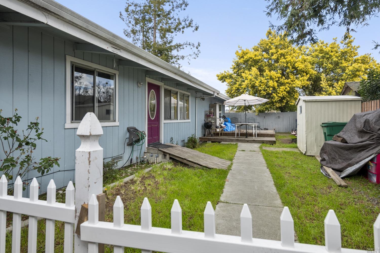 1525 Gloria Drive