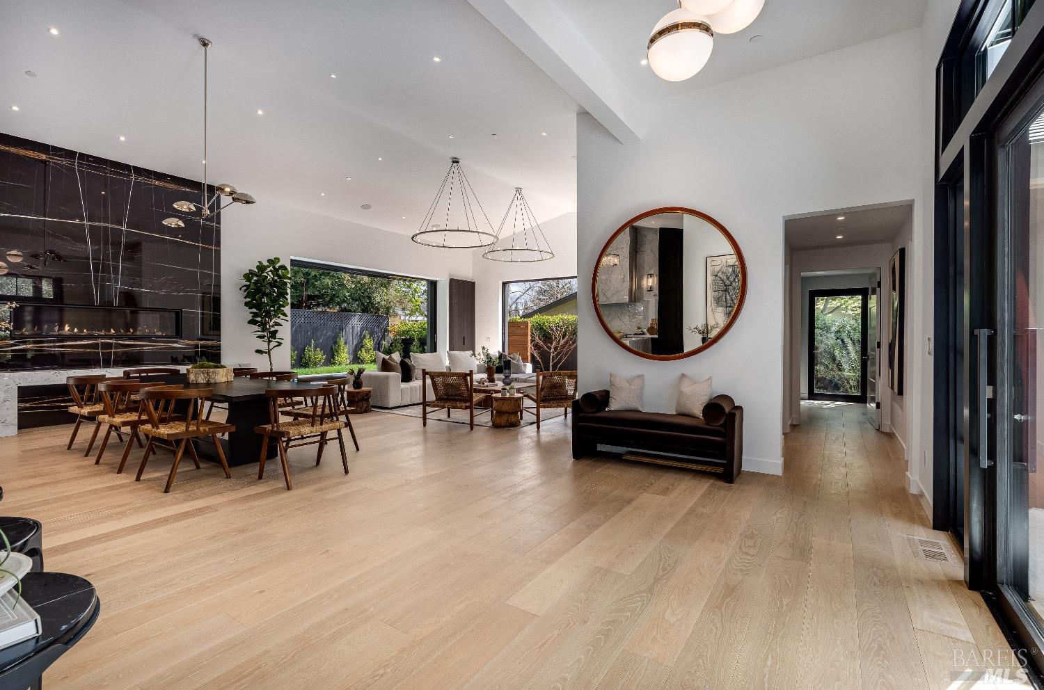 1820 Spring Mountain Rd