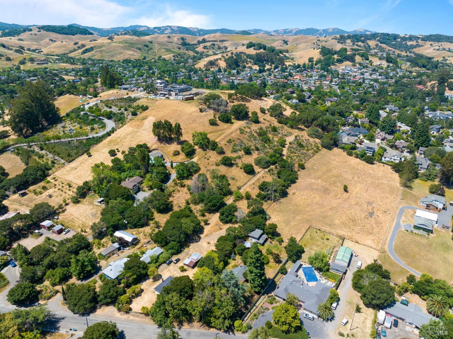 1440 Mountain View Ave
