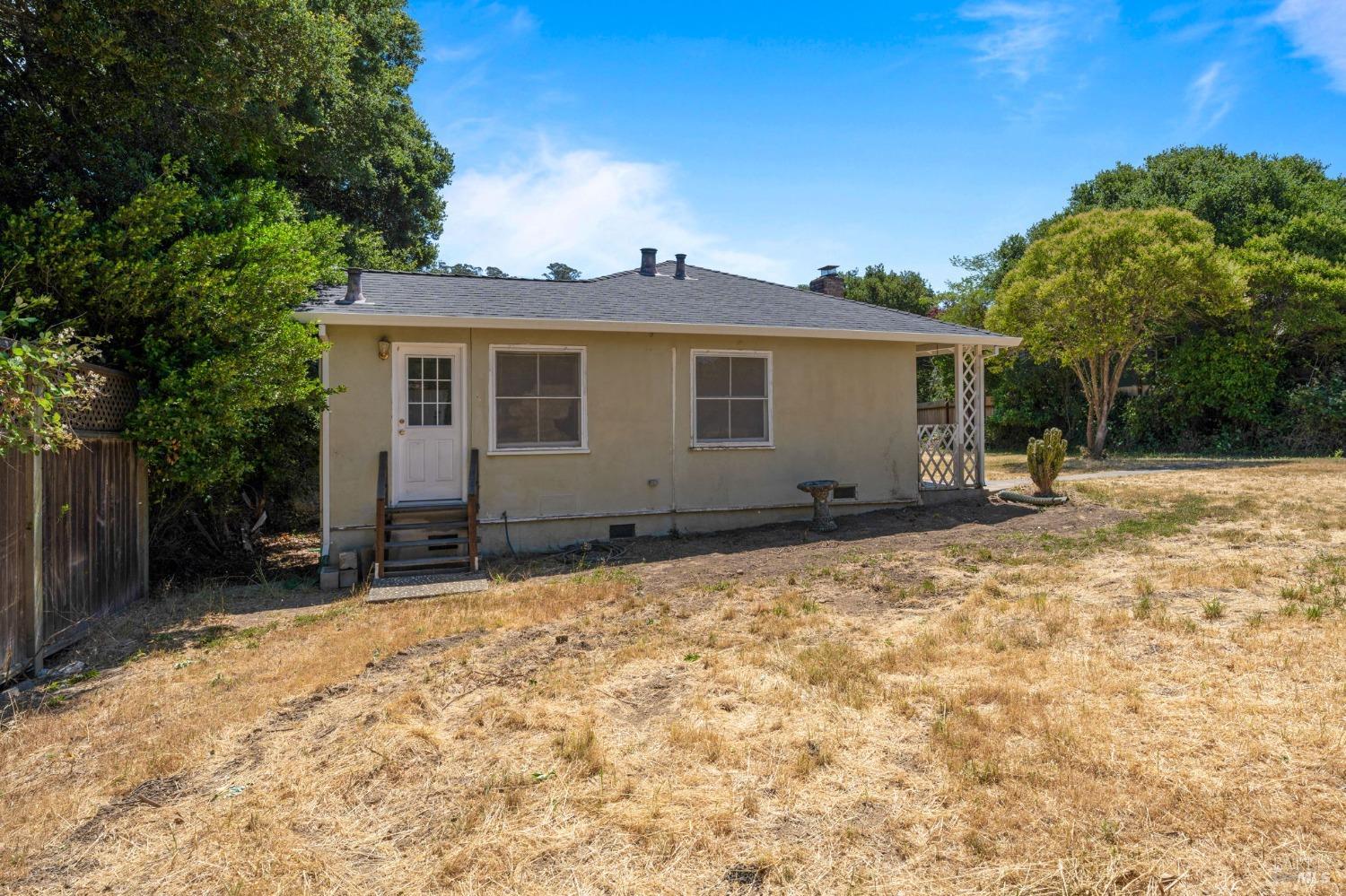 1440 Mountain View Ave
