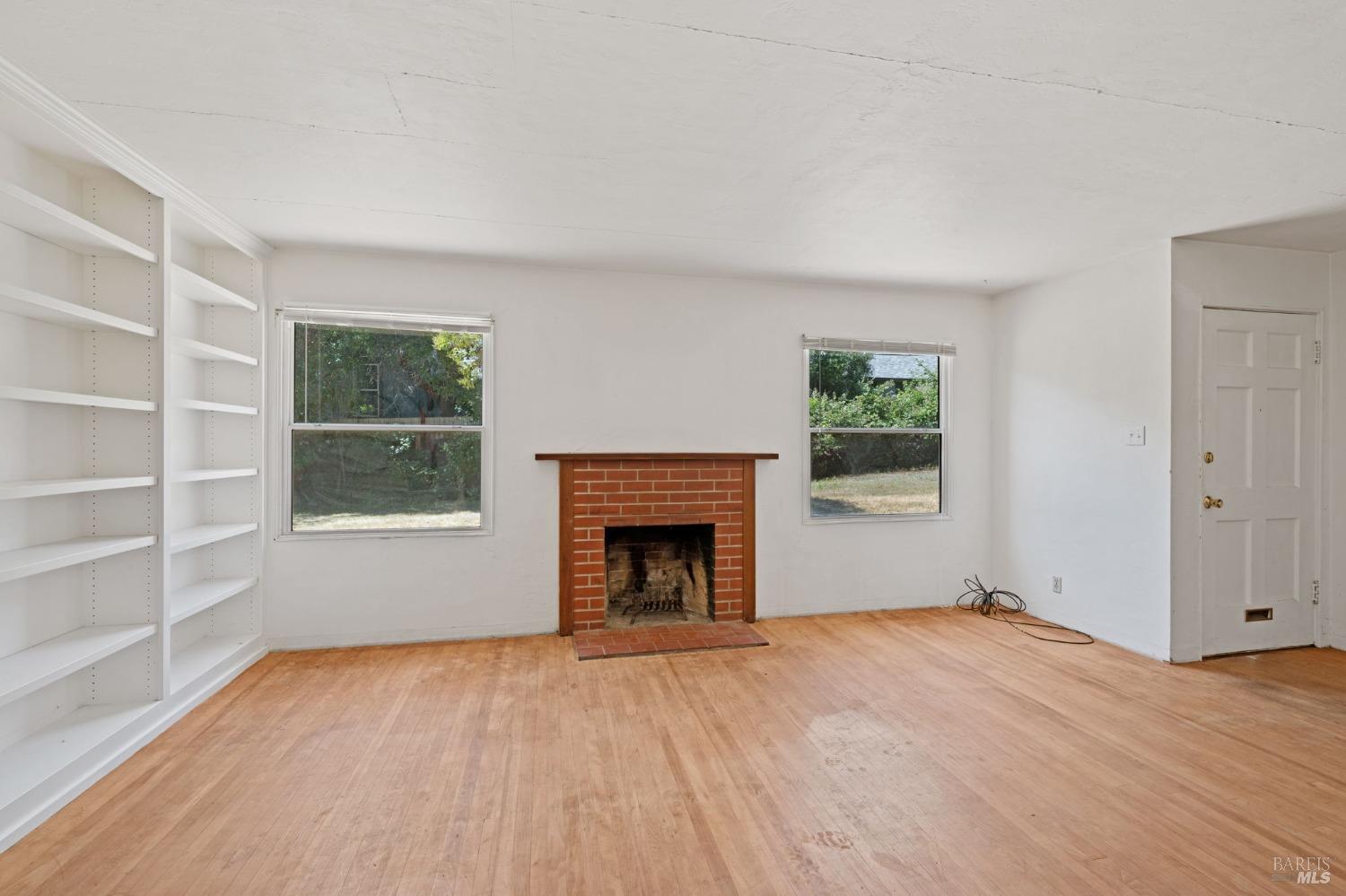 1440 Mountain View Ave