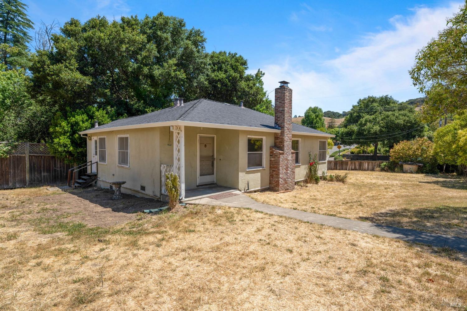 1440 Mountain View Ave