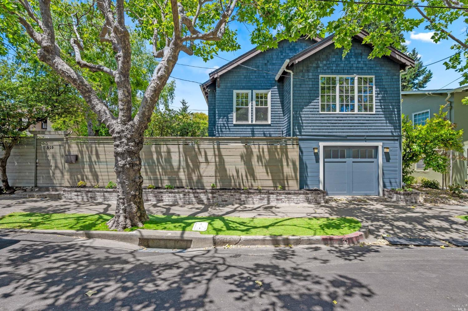 609 C Street