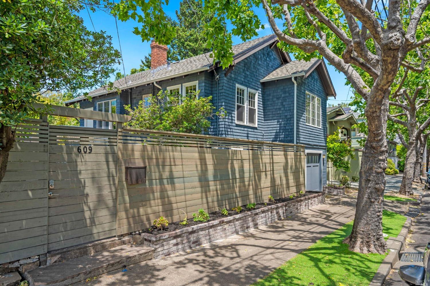 609 C Street
