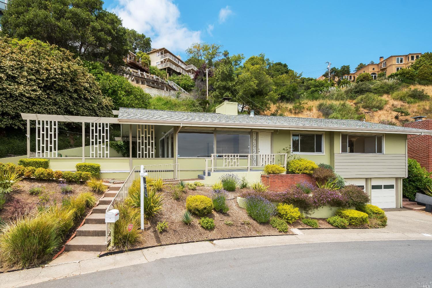 307 Via La Cumbre Avenue