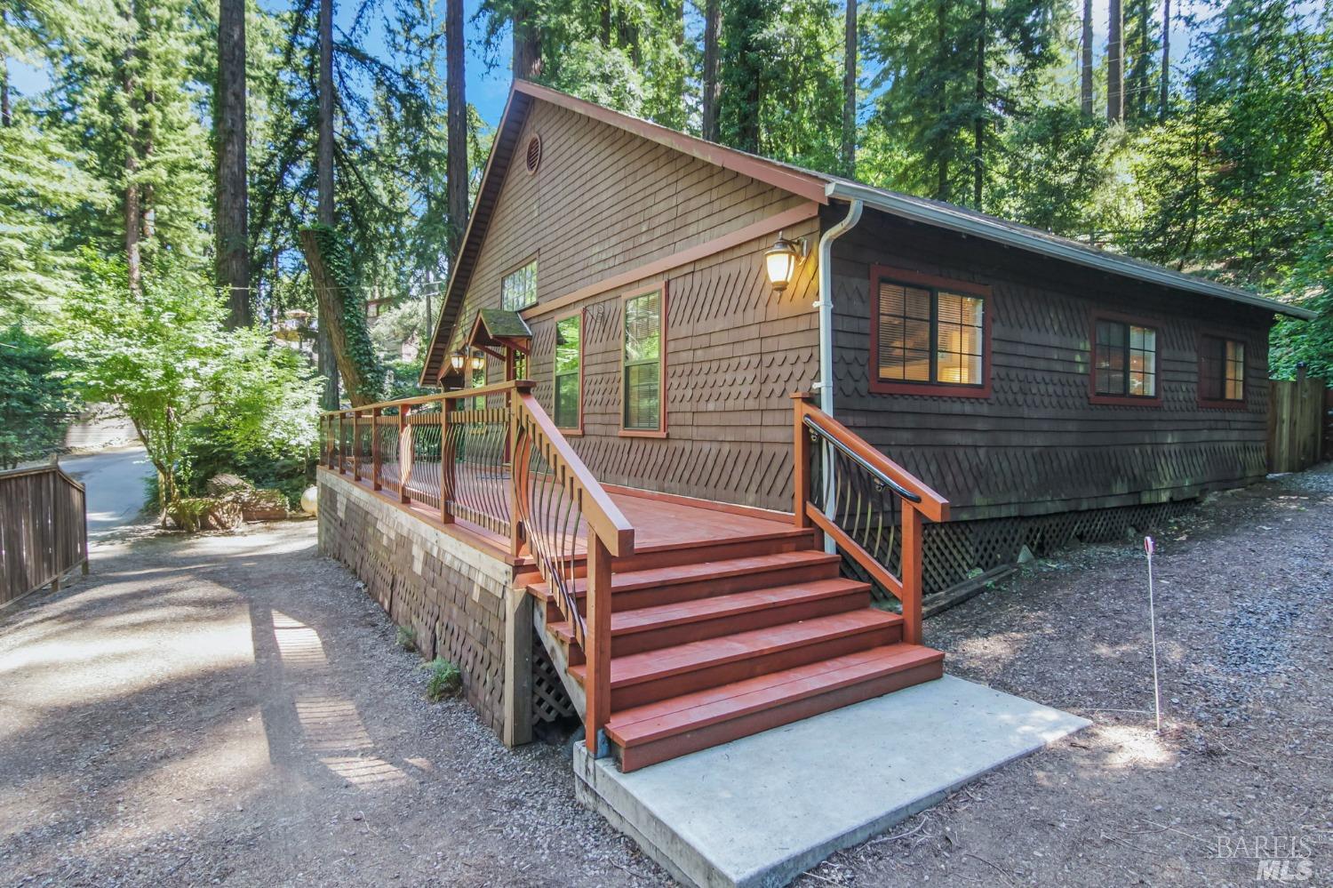 137 Madrone Ave