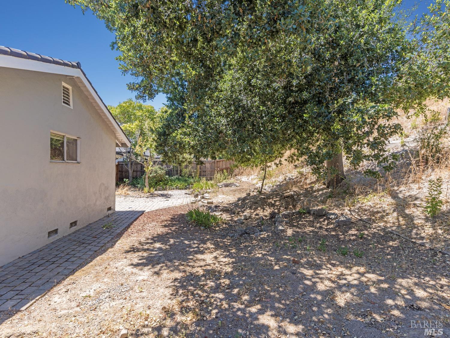 2113 Las Gallinas Avenue