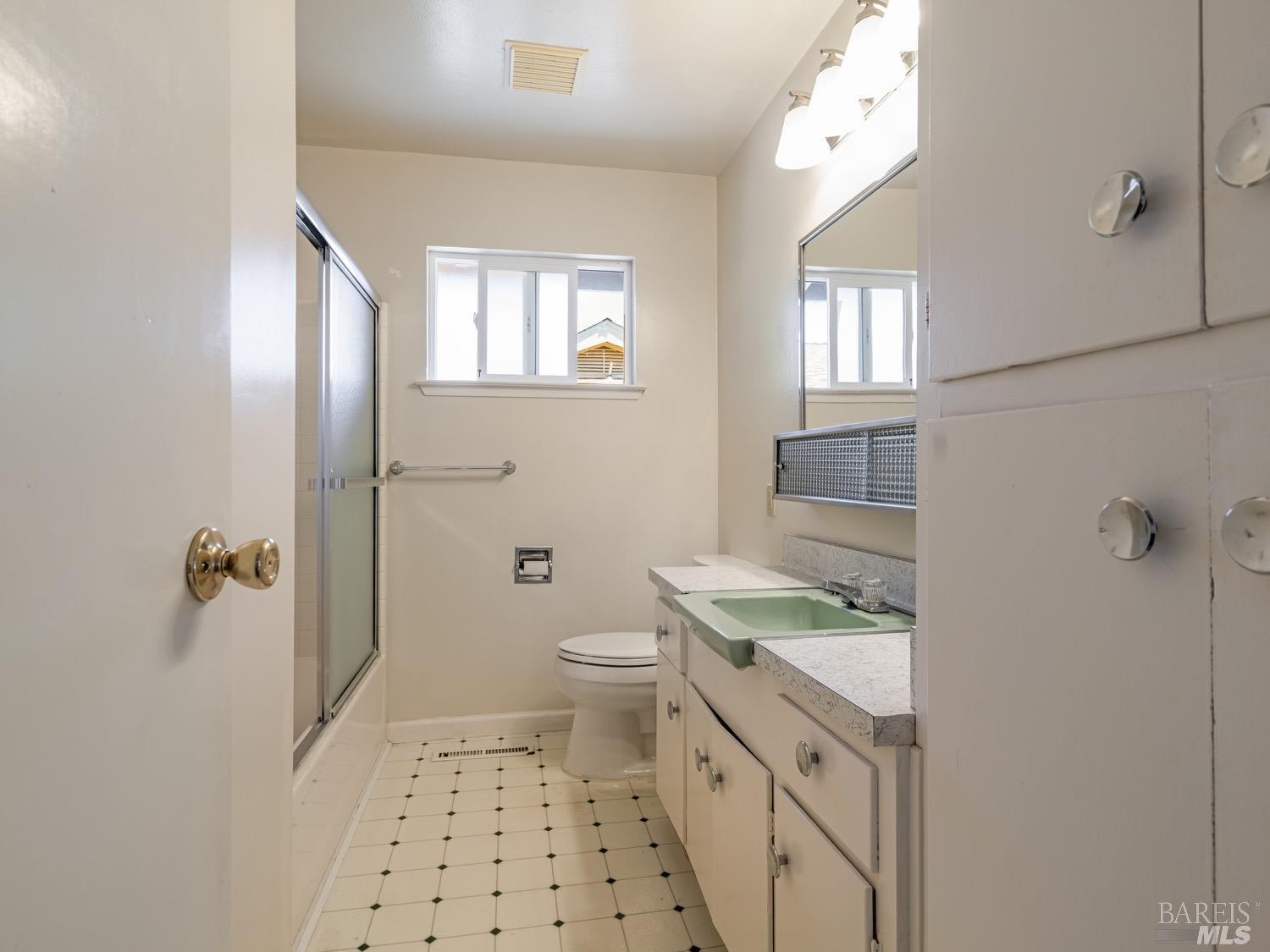 2113 Las Gallinas Avenue