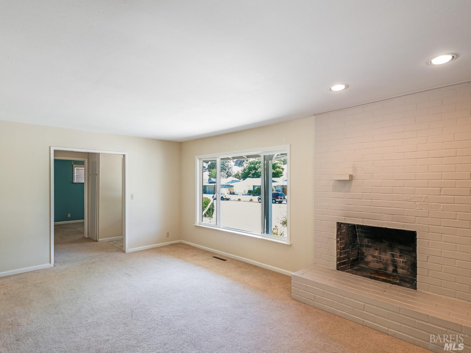 2113 Las Gallinas Avenue