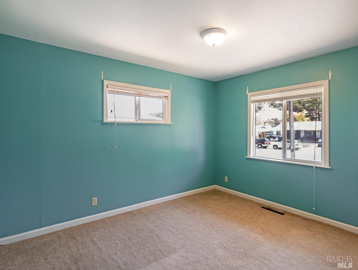 2113 Las Gallinas Avenue