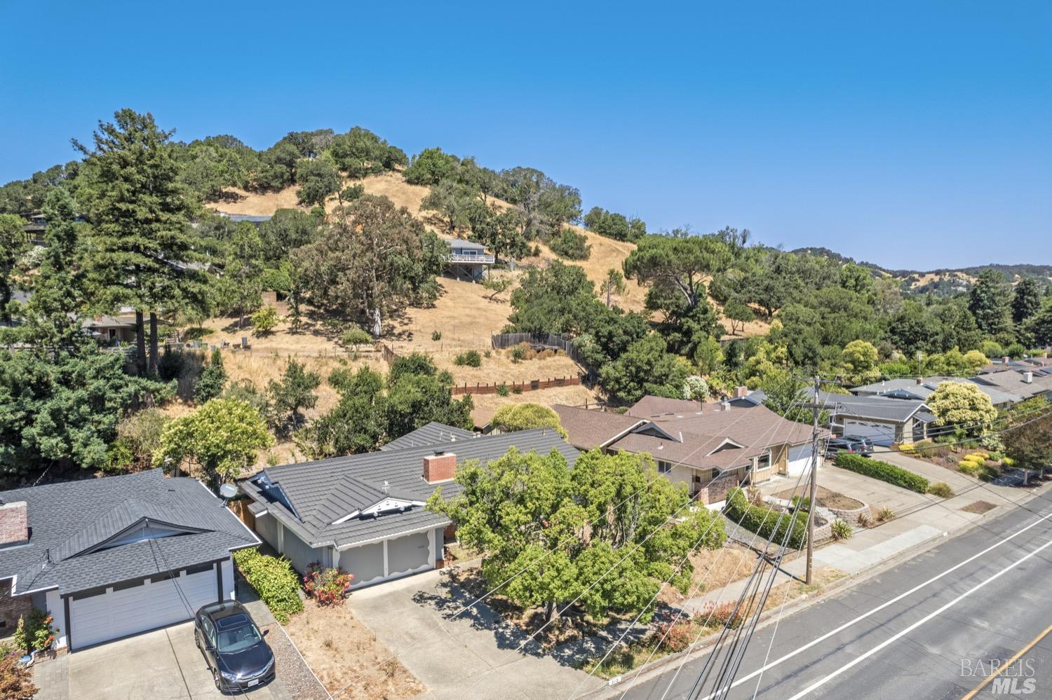 2113 Las Gallinas Avenue