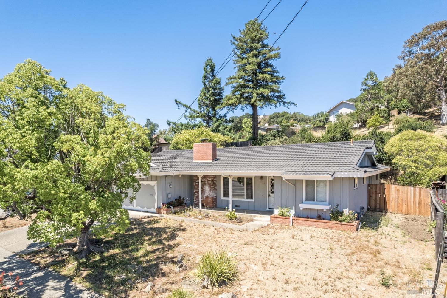 2113 Las Gallinas Avenue