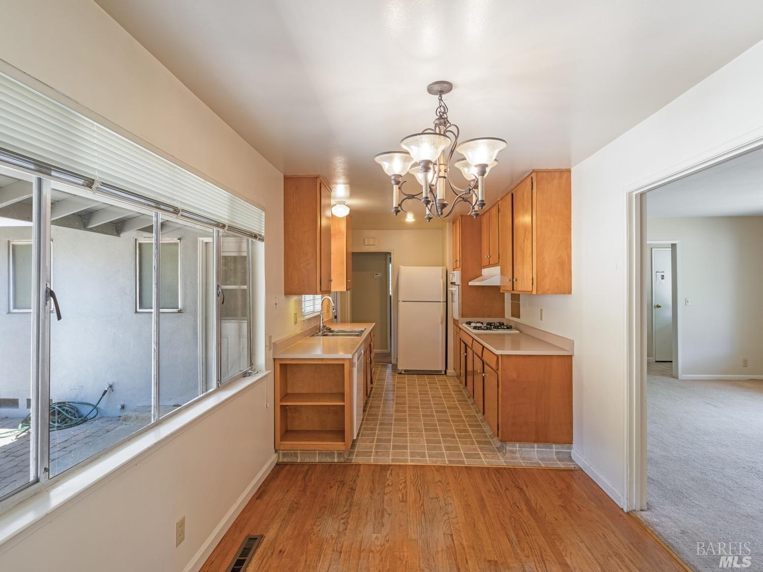 2113 Las Gallinas Avenue