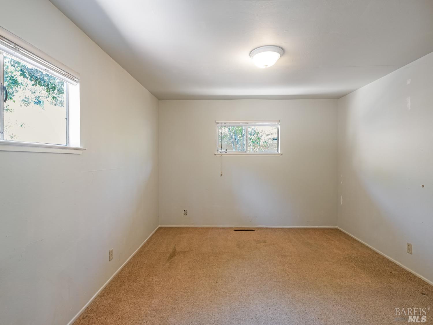 2113 Las Gallinas Avenue