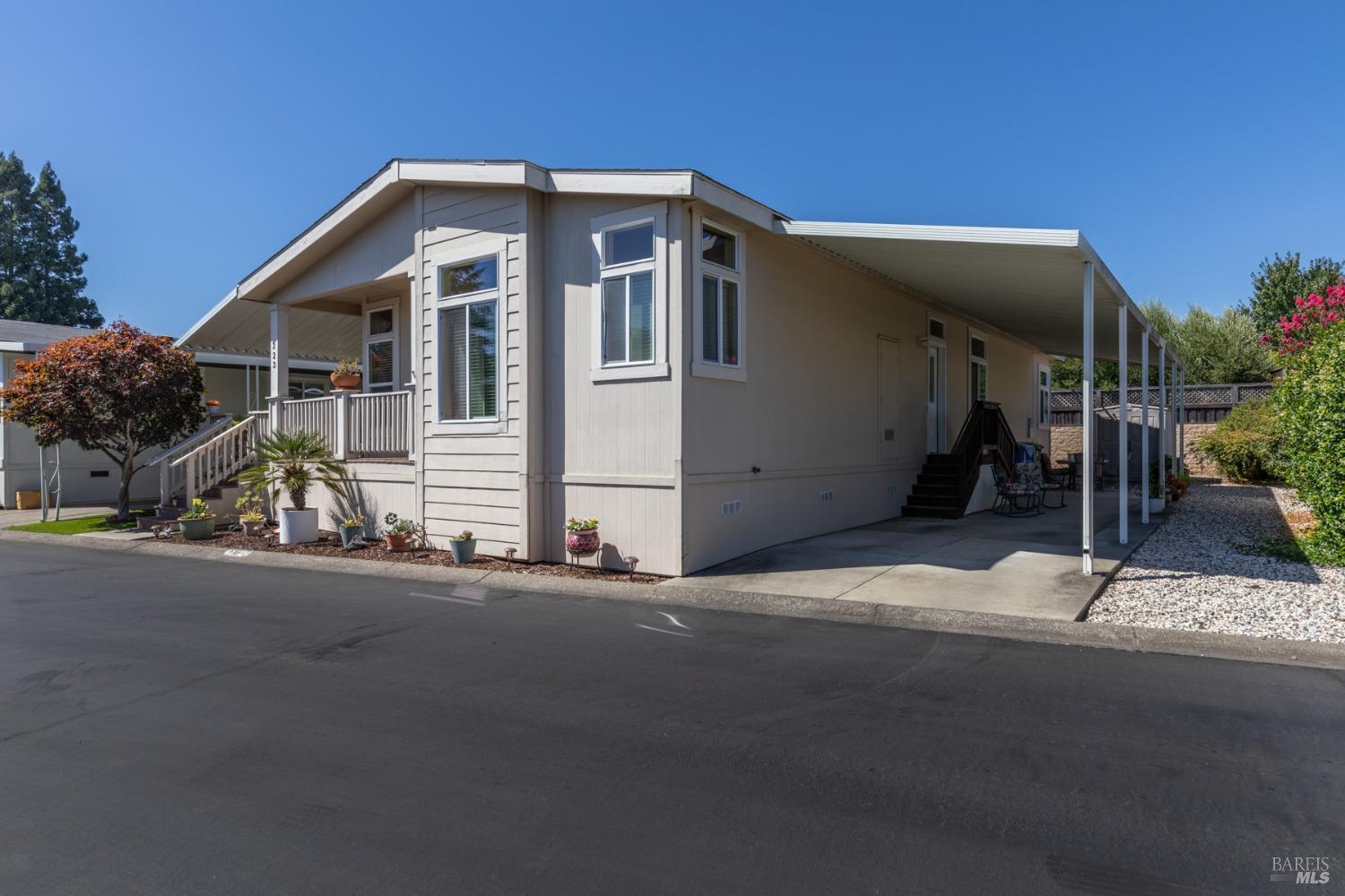 6468 Washington Street Unit: #223