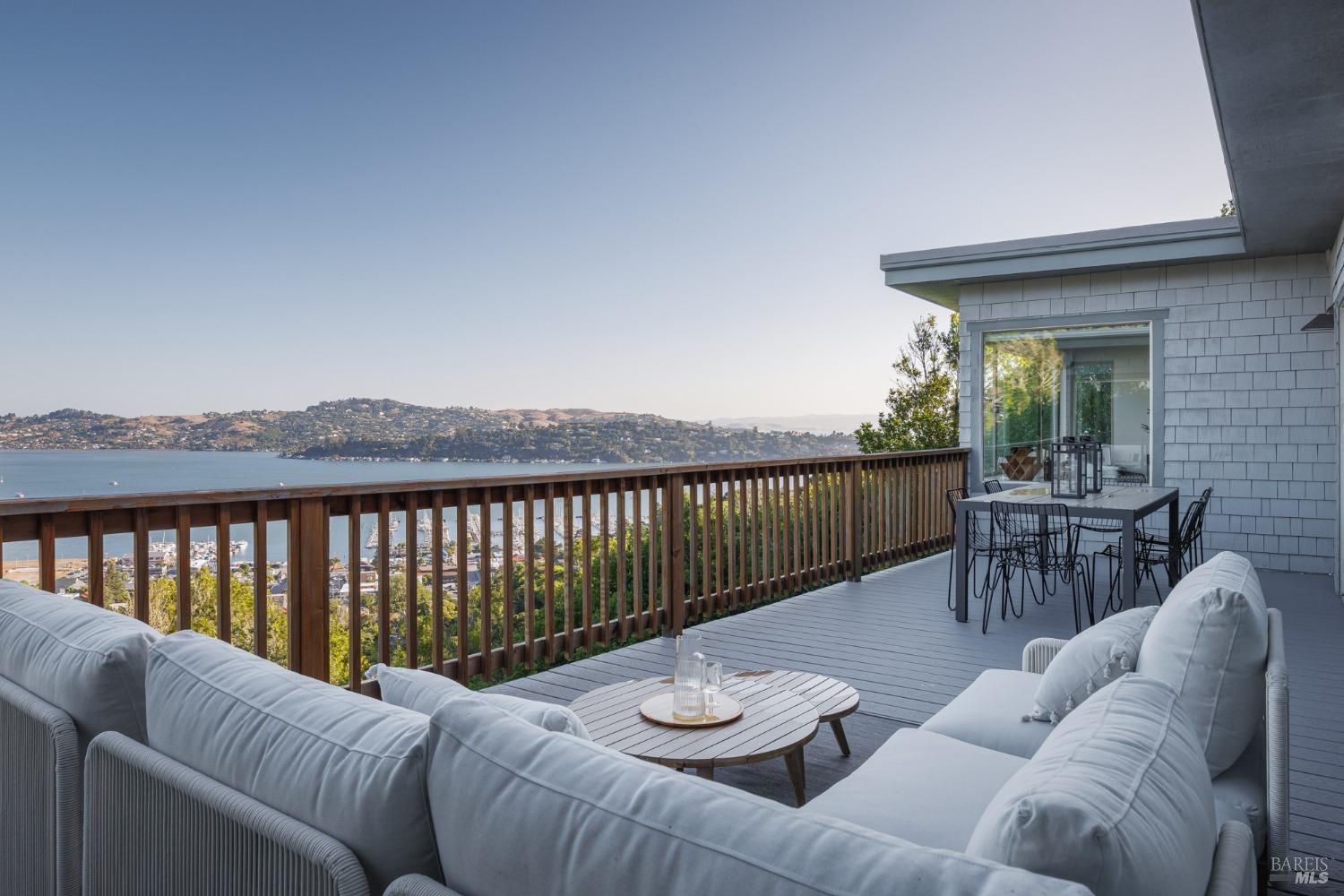 211 Santa Rosa Avenue