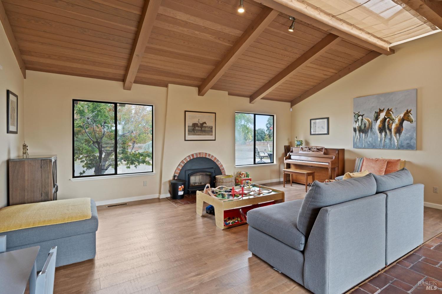 5498 Bravo Toro Lane