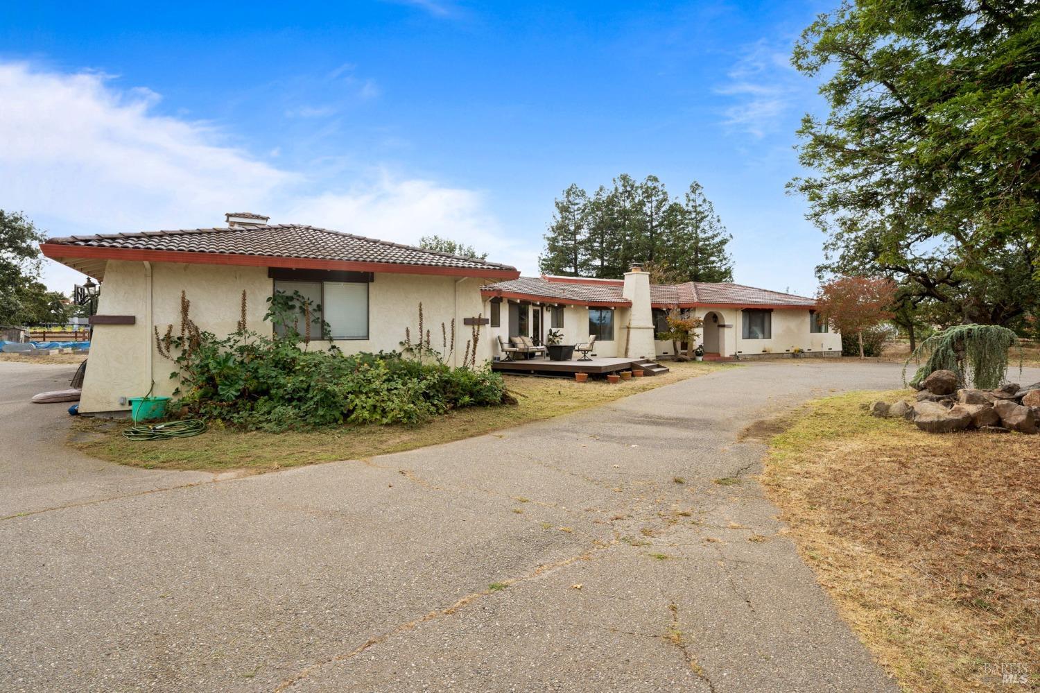 5498 Bravo Toro Lane