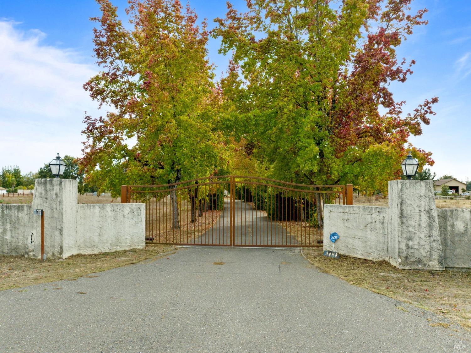 5498 Bravo Toro Lane