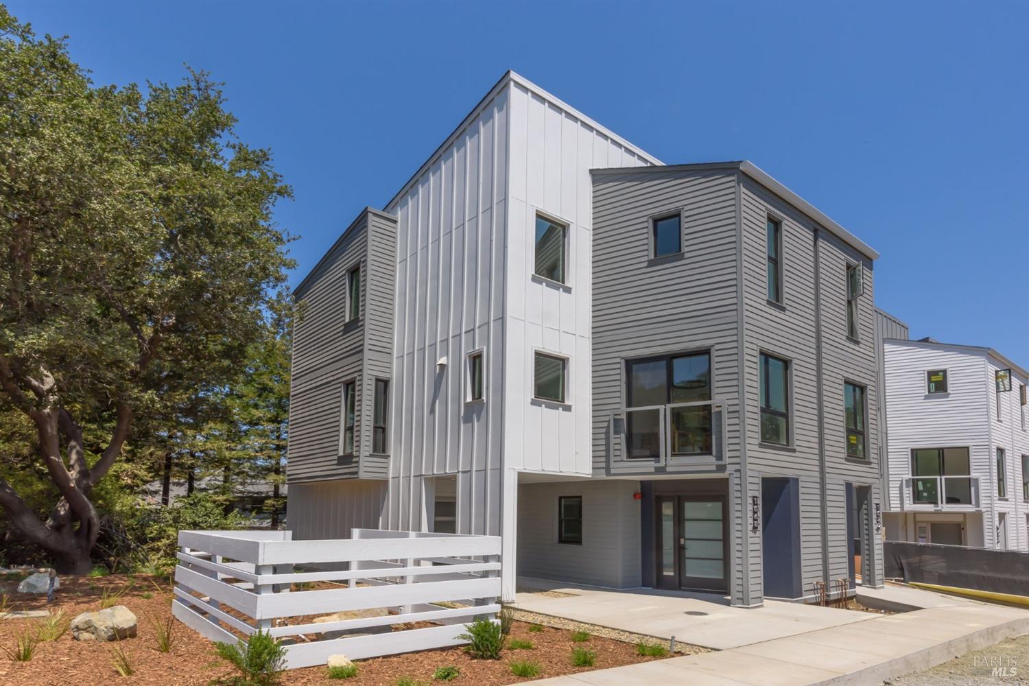 1068 Foster Road