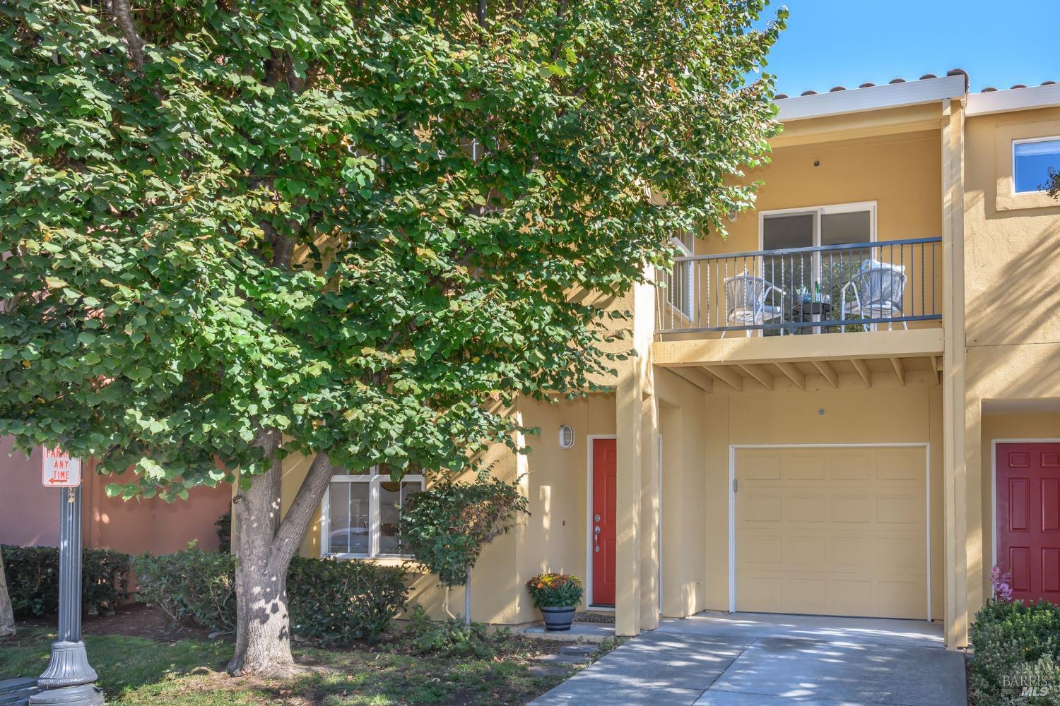 106 Amelia Way