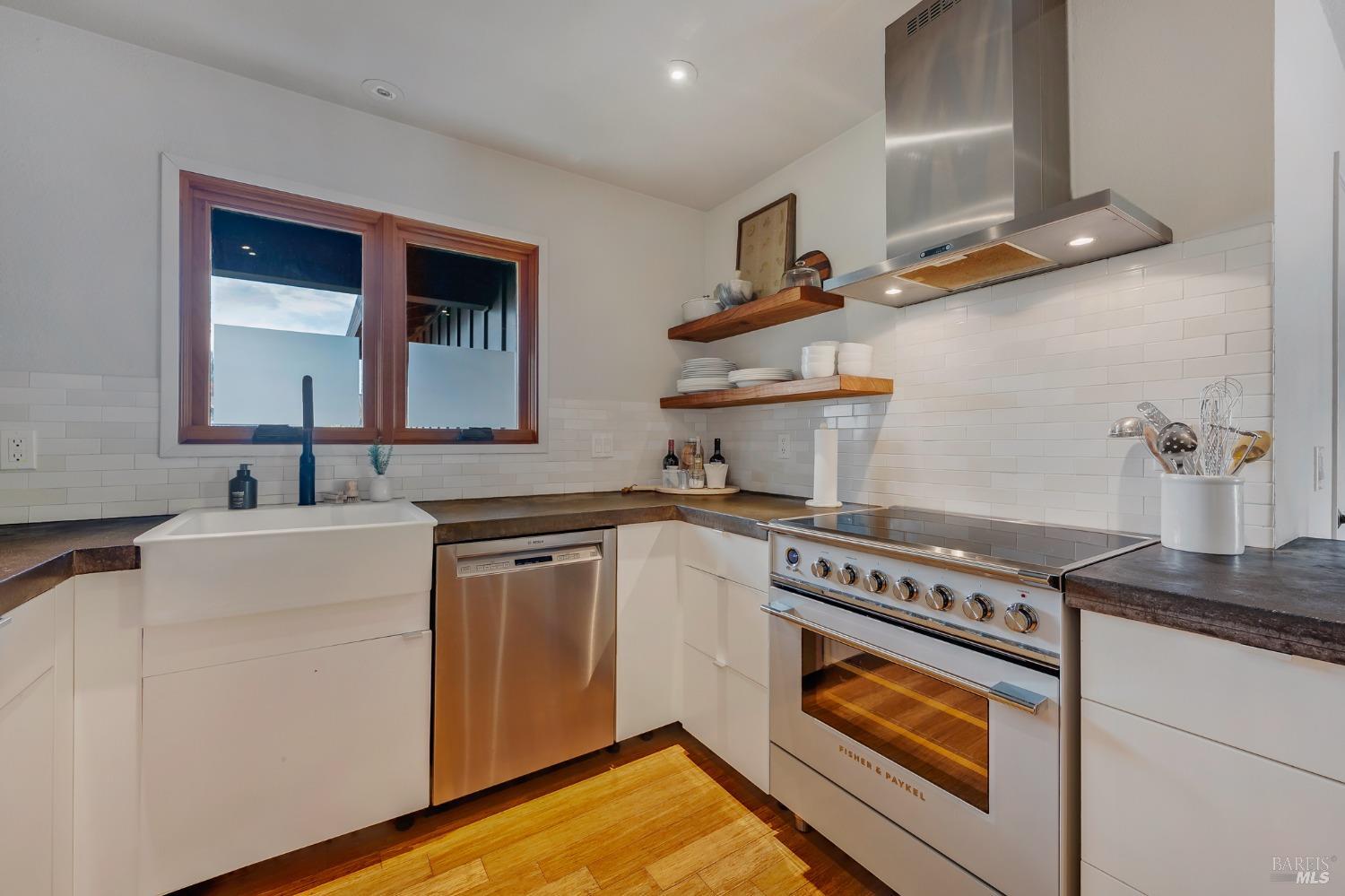 471 Pleasant Hill Avenue N