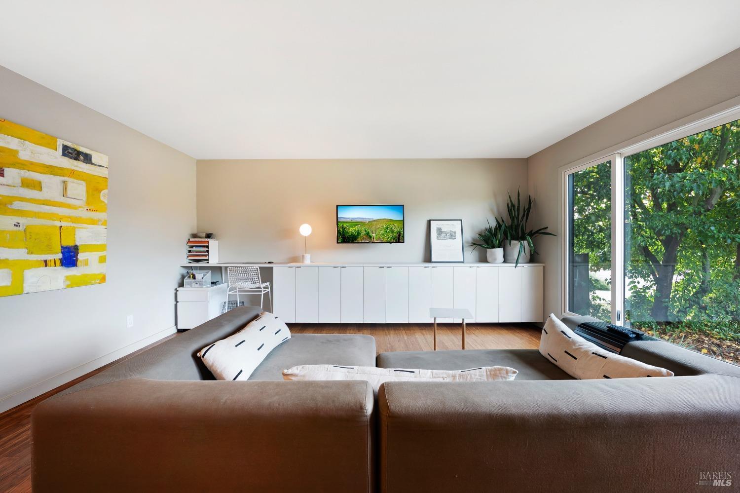 471 Pleasant Hill Avenue N