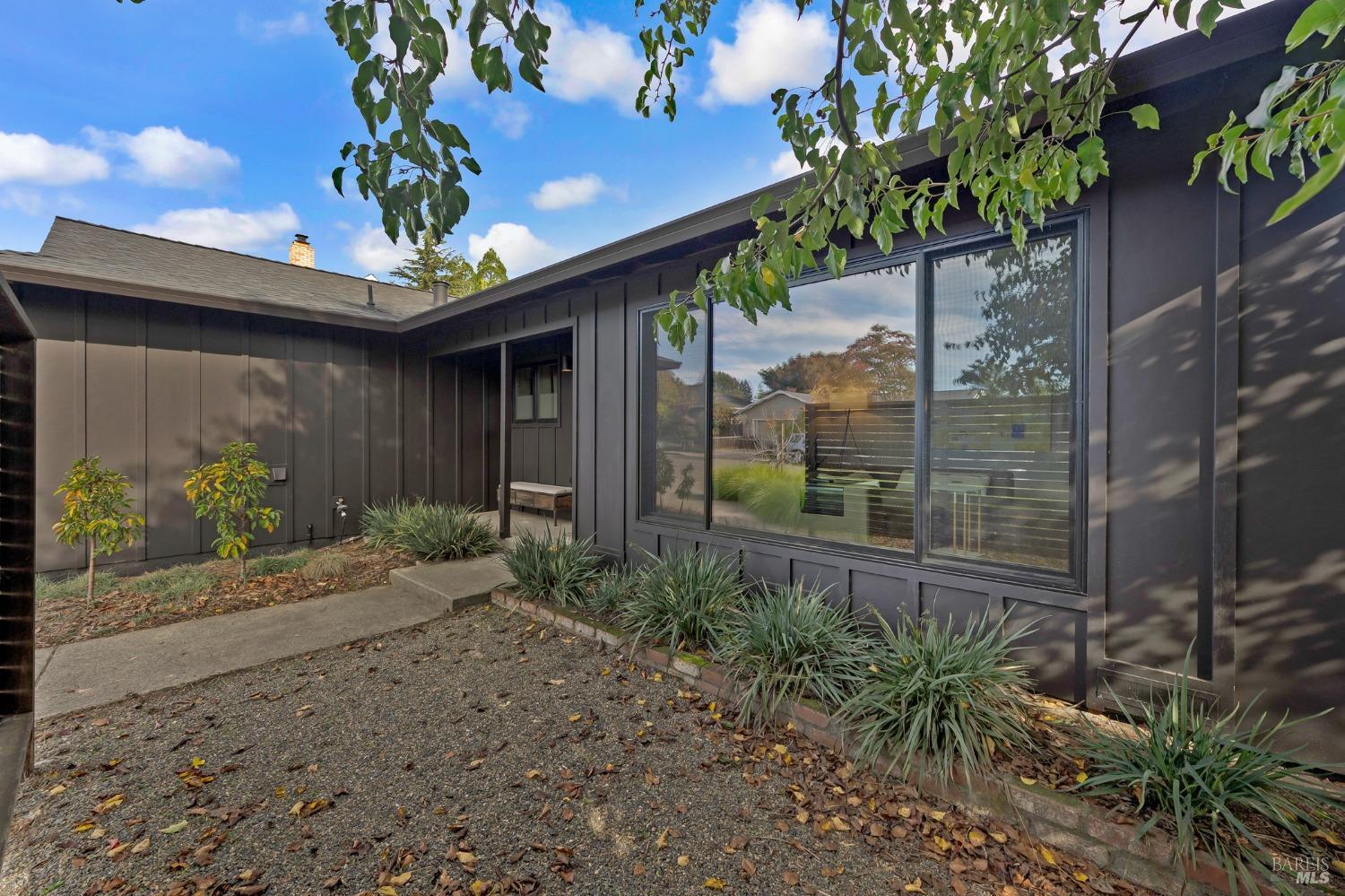 471 Pleasant Hill Avenue N