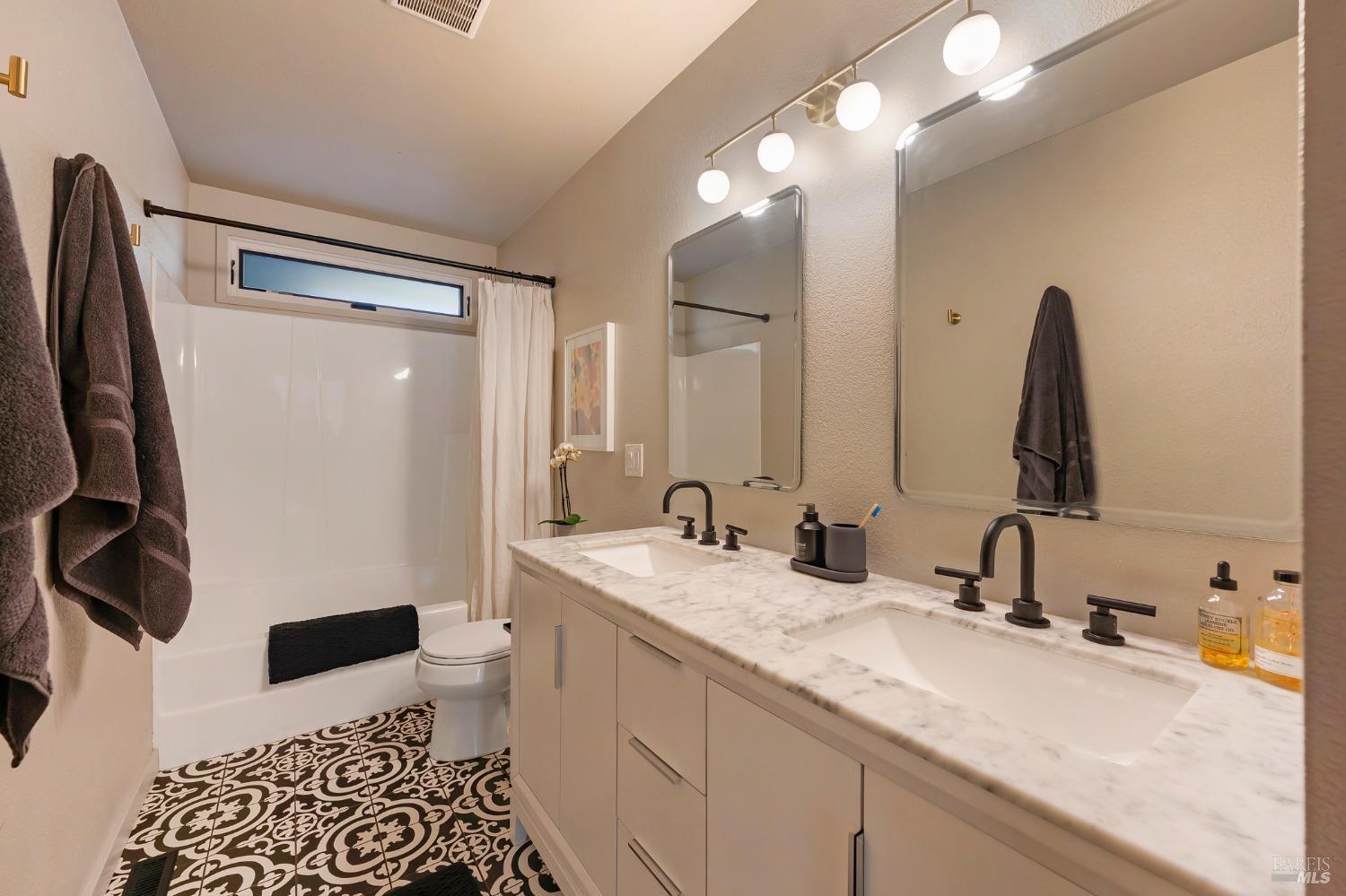 471 Pleasant Hill Avenue N