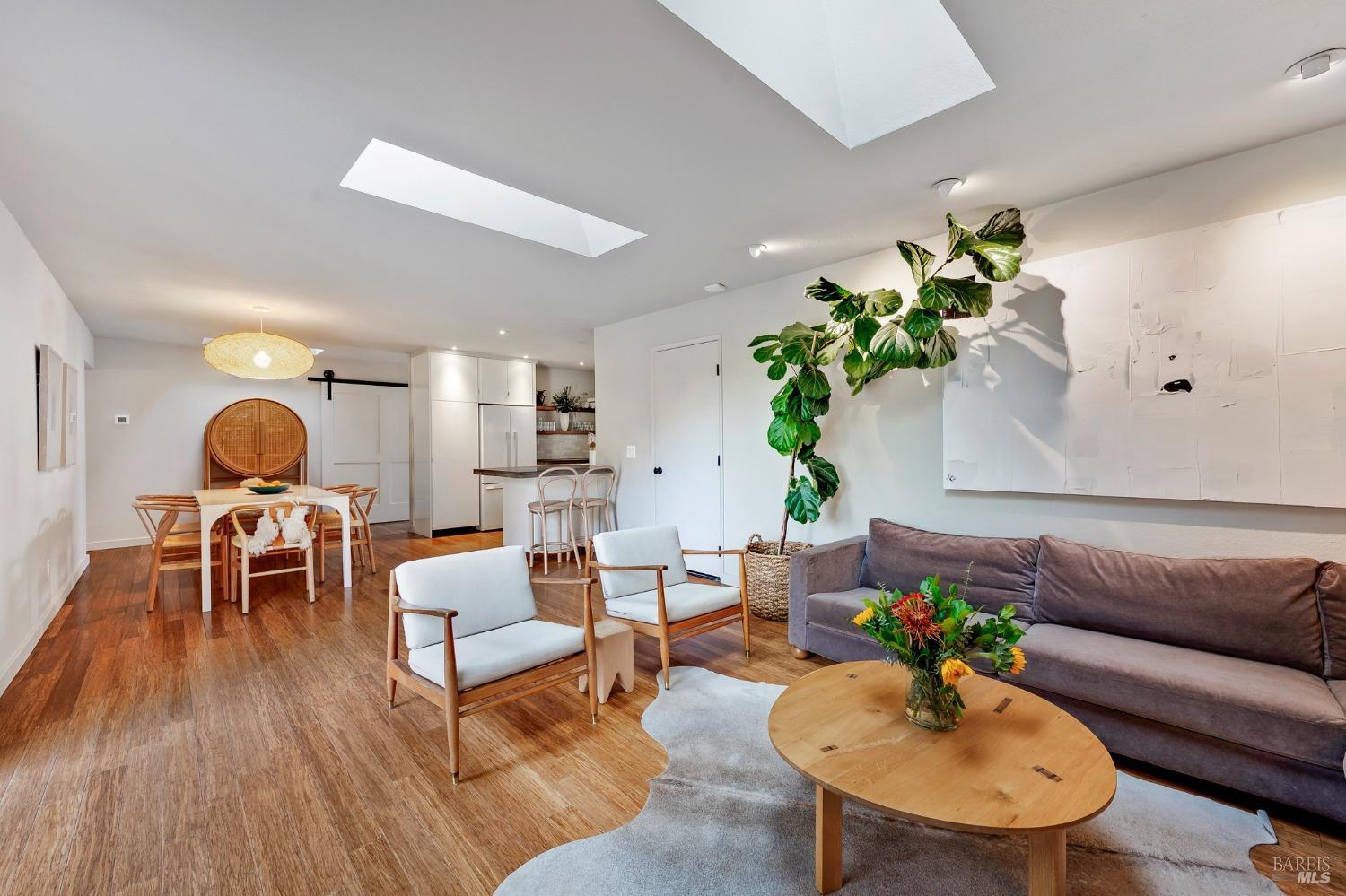 471 Pleasant Hill Avenue N