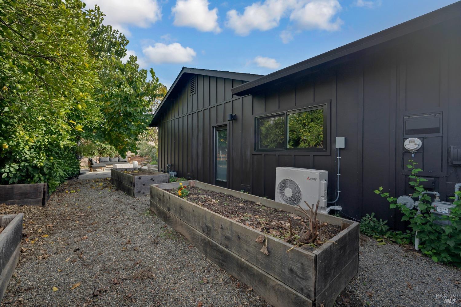 471 Pleasant Hill Avenue N