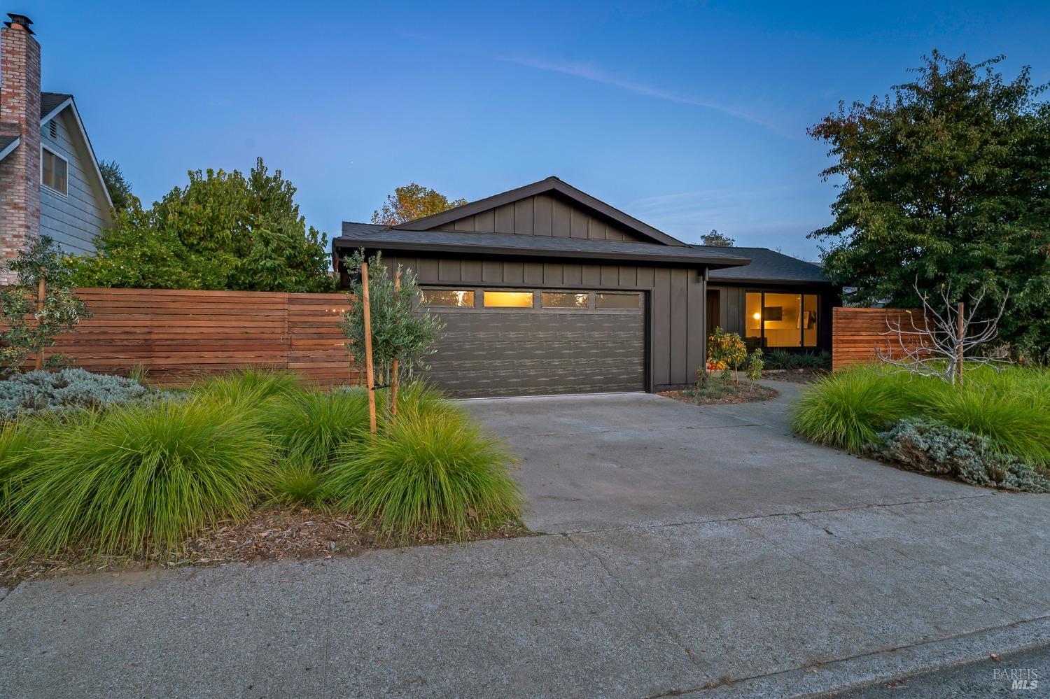 471 Pleasant Hill Avenue N