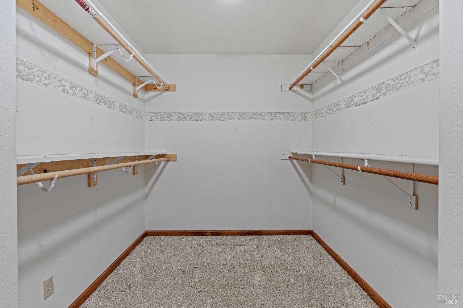 8250 Vineyard Oaks Dr