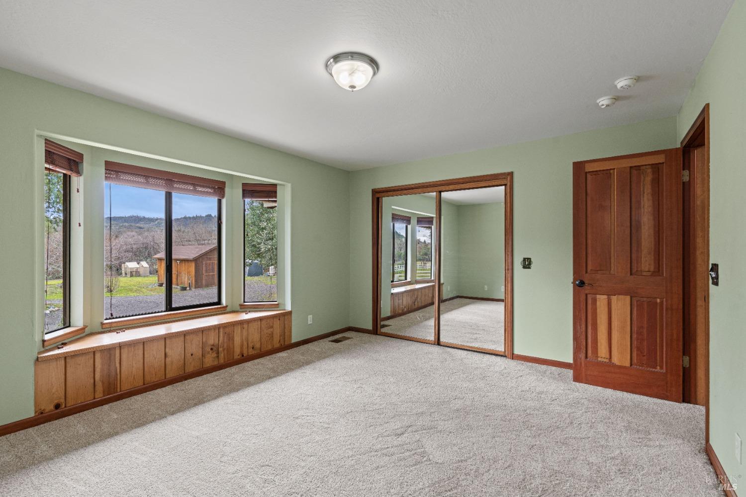 8250 Vineyard Oaks Dr