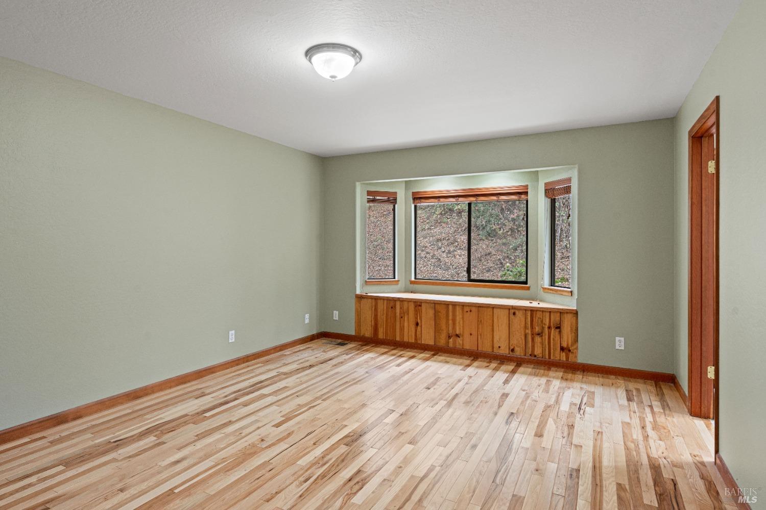 8250 Vineyard Oaks Dr