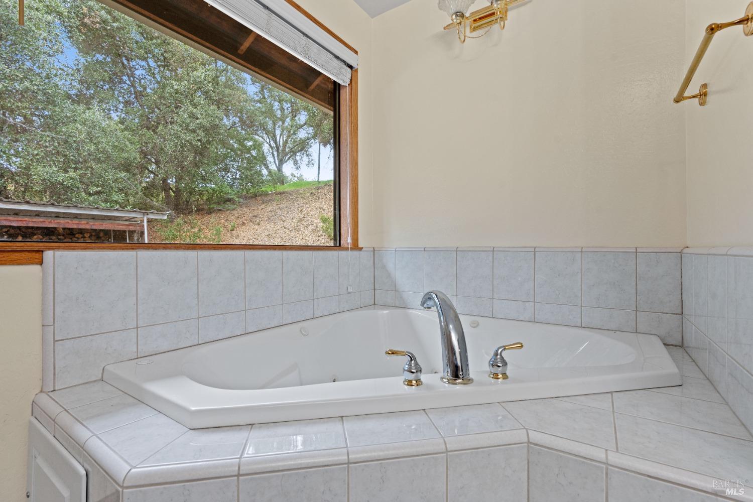 8250 Vineyard Oaks Dr