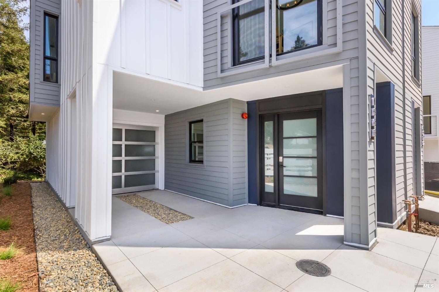 1076 Foster Road