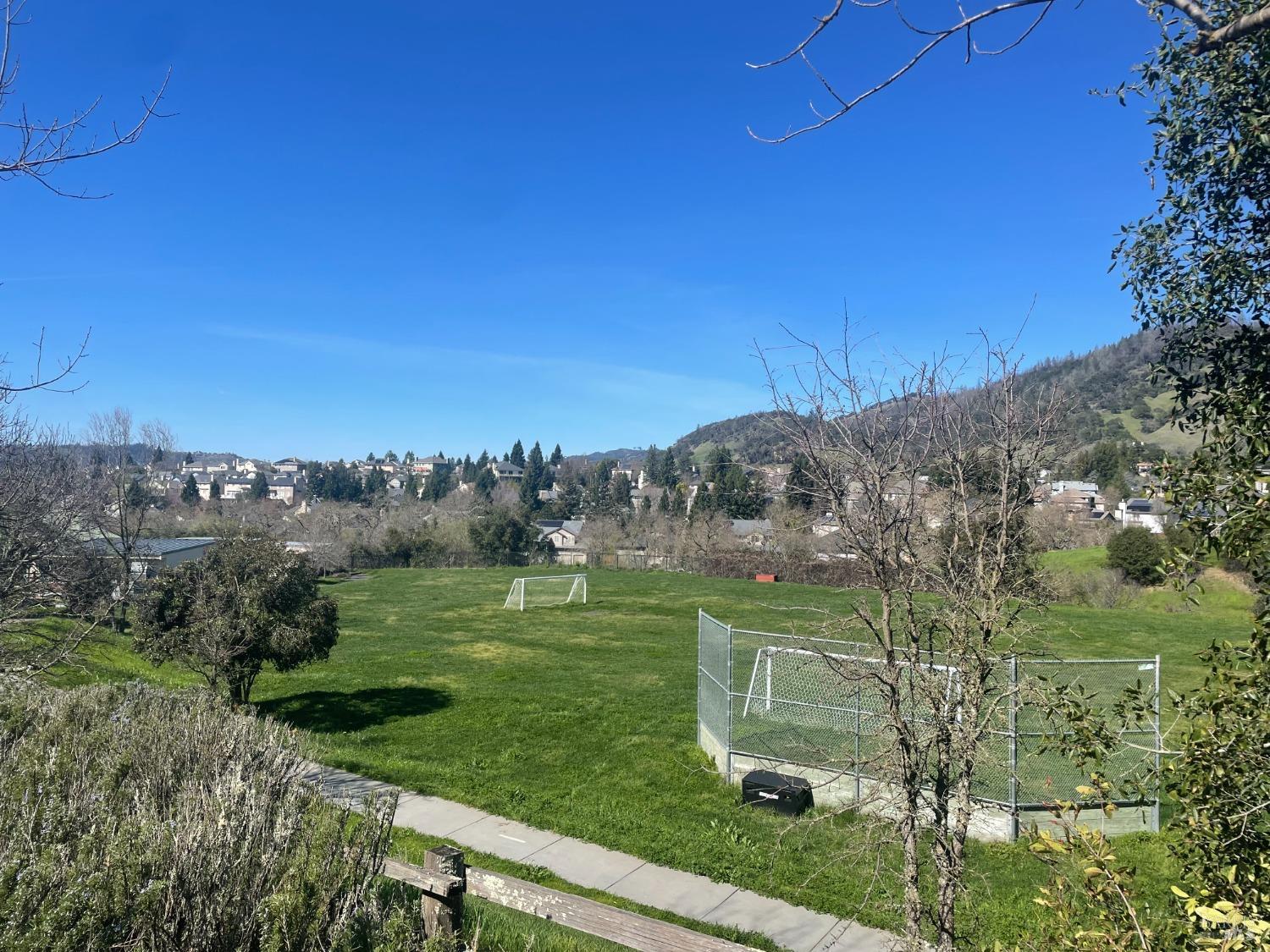 5903 Mountain Hawk Dr