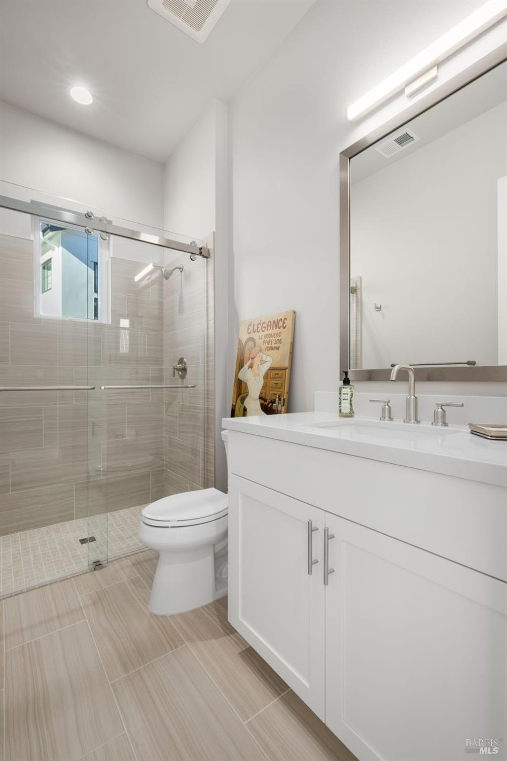 5903 Mountain Hawk Dr