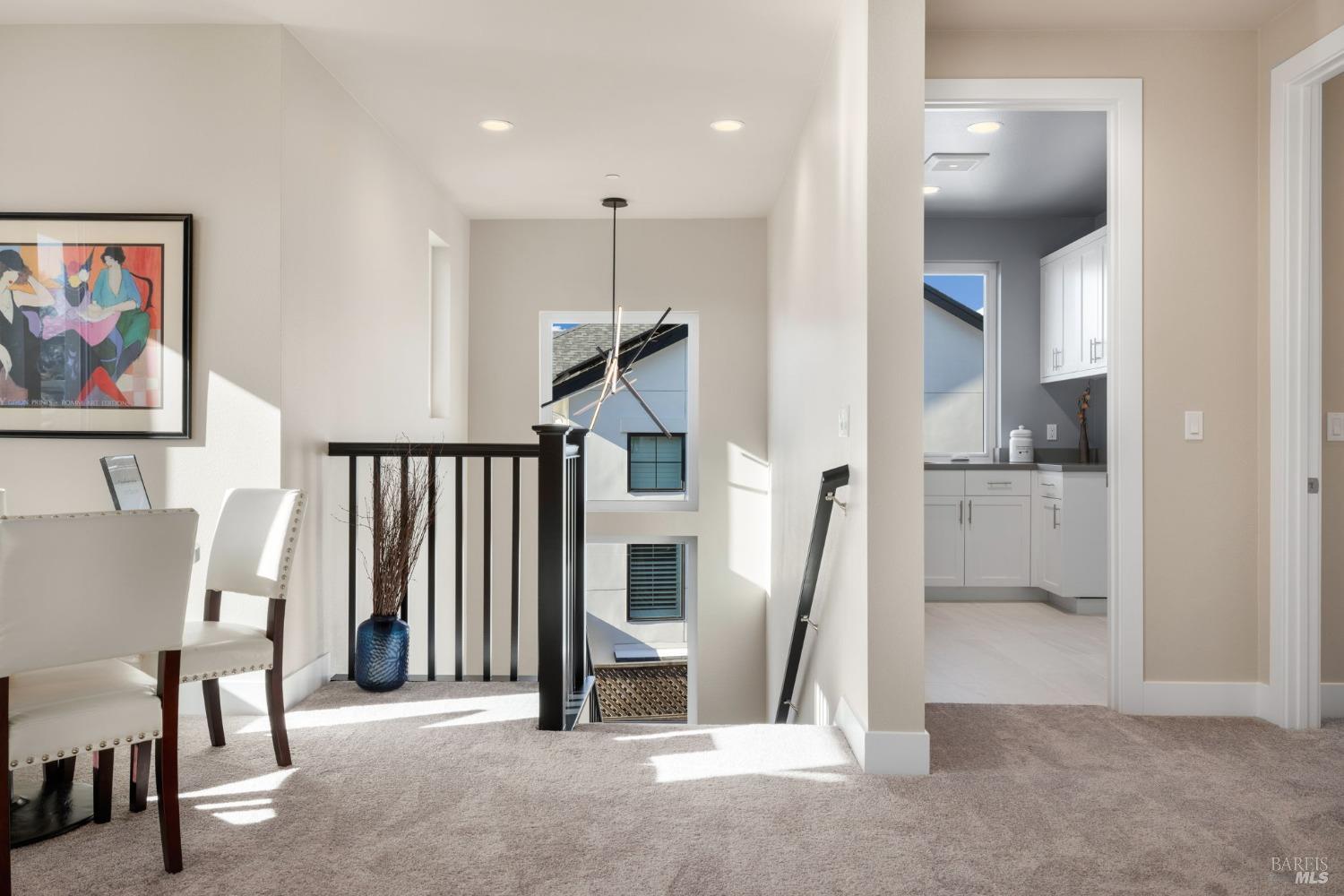 5903 Mountain Hawk Dr