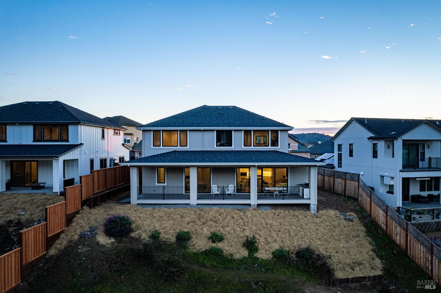 5903 Mountain Hawk Dr