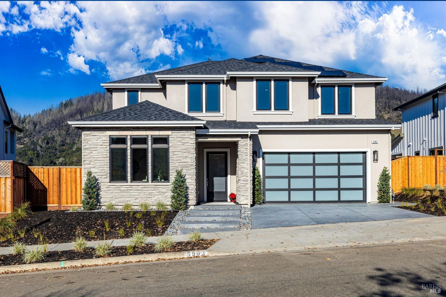 5903 Mountain Hawk Dr