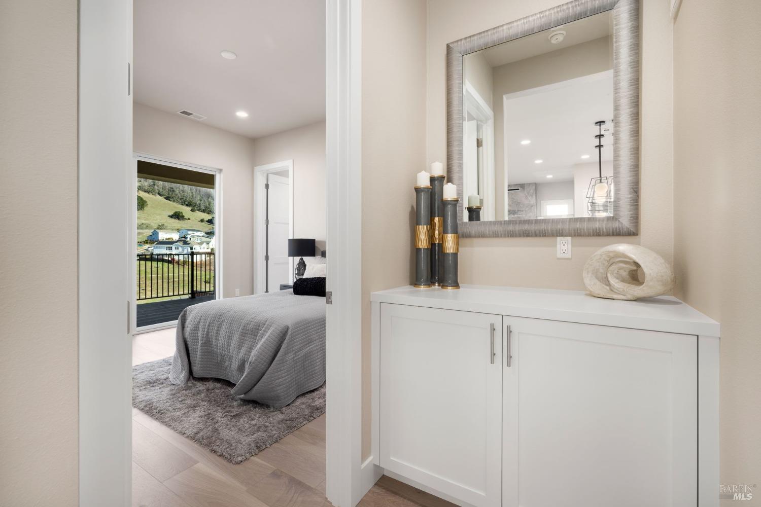 5903 Mountain Hawk Dr