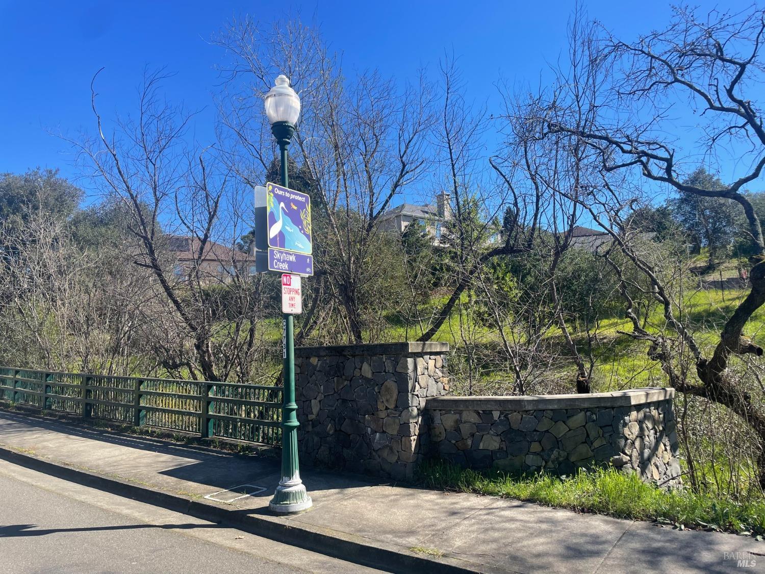 5903 Mountain Hawk Dr