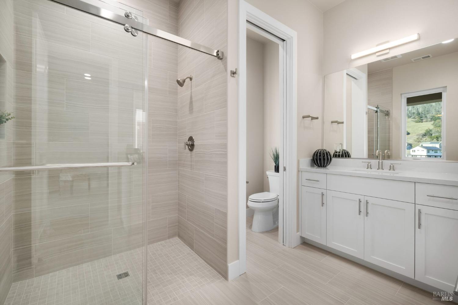 5903 Mountain Hawk Dr