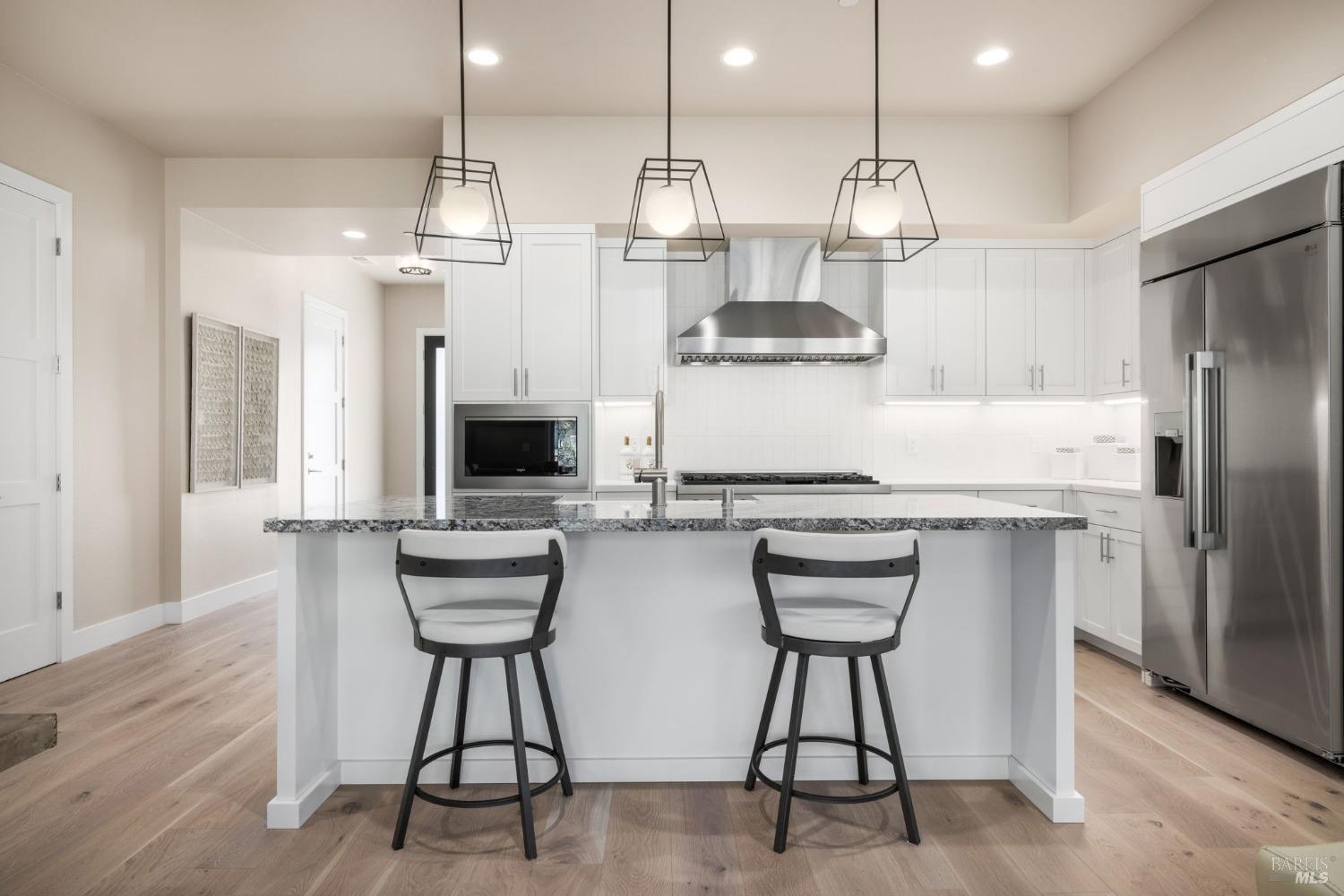 5903 Mountain Hawk Dr